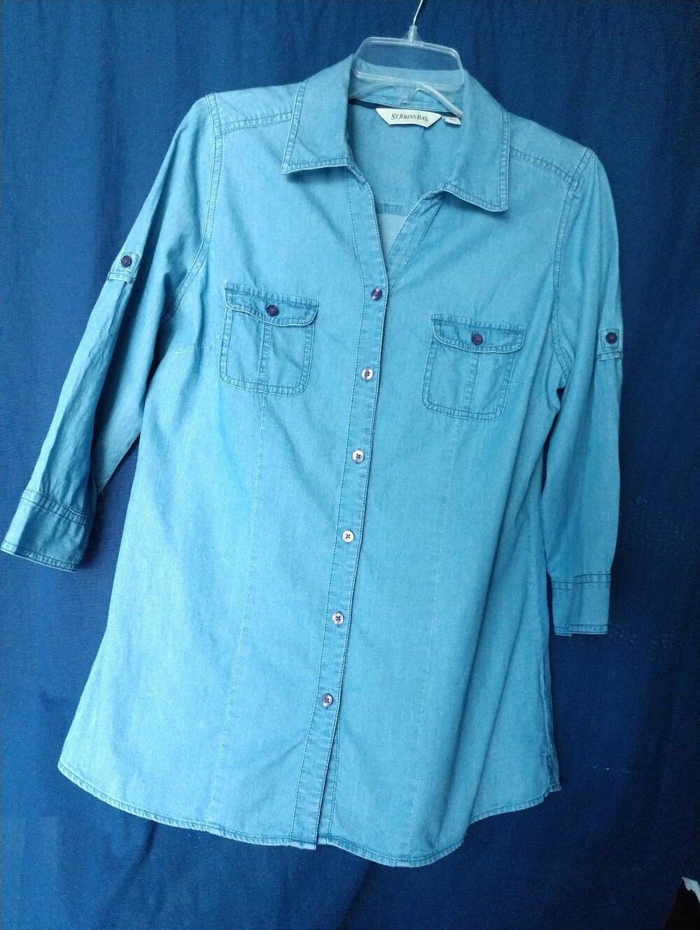 Chambray Shirt Blue 3/4 Tab Sleeve V Neck St. John's Bay Size Medium Chest 38"